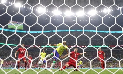 Đẩy nhanh tiến độ, Ten Hag tiến sát chữ ký Frimpong