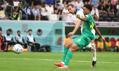 Roy Keane: “Thật nực cười"