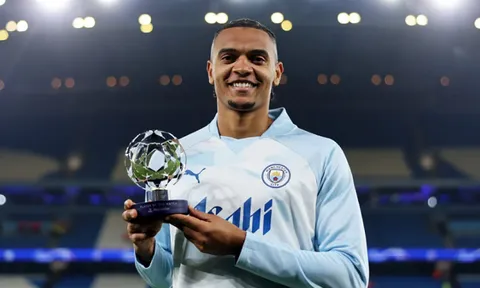 Ferdinand ca ngợi đá tảng Man City công thủ toàn diện