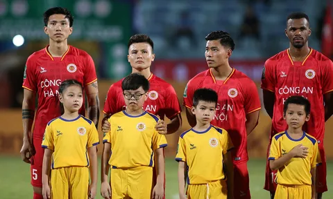 HLV Iraola thừa nhận thất bại "tâm phục khẩu phục" trước Liverpool