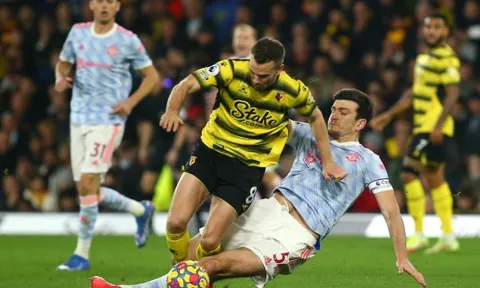 Vợ Bernardo Silva khéo léo khoe vòng 1 trên thảm đỏ