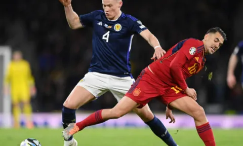 Thua sốc vì cú đúp của McTominay, sao Tây Ban Nha không phục