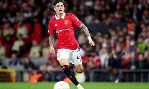 Lý do cựu tiền đạo Arsenal không thể trở lại Premier League trong tháng 1