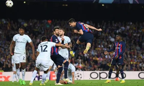 Sự thật về bức ảnh thế kỷ của Ronaldo và Messi
