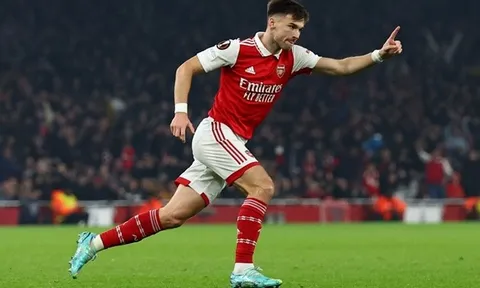 Chia tay Douglas Luiz, Alisha Lehmann rạng rỡ đến không ngờ