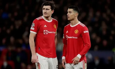 Lộ hình ảnh trọng tài nằm viện, giám đốc FIFA bức xúc!