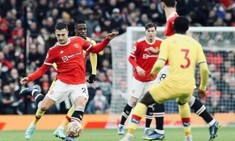Khuôn mặt Richarlison đầy cay cú khi bị chế nhạo