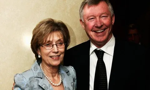 Vợ Sir Alex Ferguson qua đời
