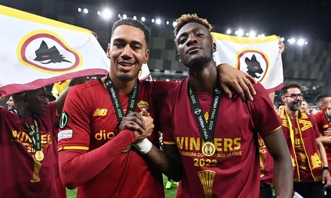 Cuộc phiêu lưu hoành tráng ở Roma của Abraham và Smalling