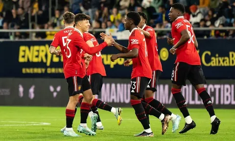 M.U thua sốc Cadiz, Ten Hag phát hiện ra 'người cần giữ, kẻ bán đi'