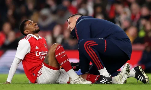Sau Jesus, Arsenal đón nhận thêm tổn thất nơi hàng công