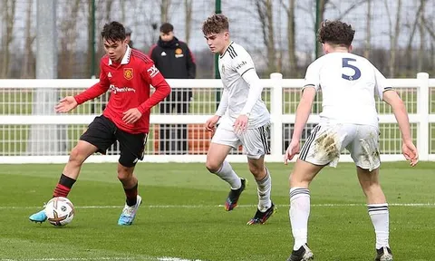 Vừa tới OTF, tân binh tài năng liền ghi bàn ra mắt Man Utd