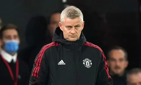 Sa thải Solskjaer, Man Utd chọn nhanh HLV tạm quyền