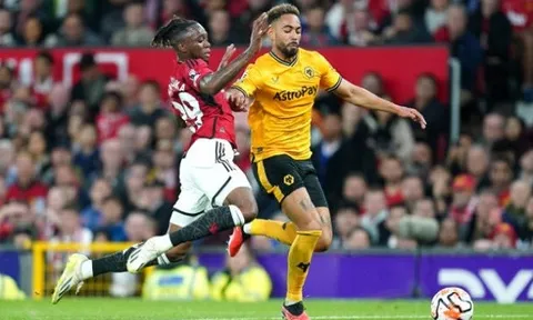 Man Utd cùng lúc ký 3 HĐ mới