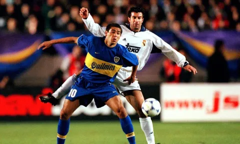 10 bản hợp đồng 1 mùa bóng của Barcelona: Ibra, Riquelme…