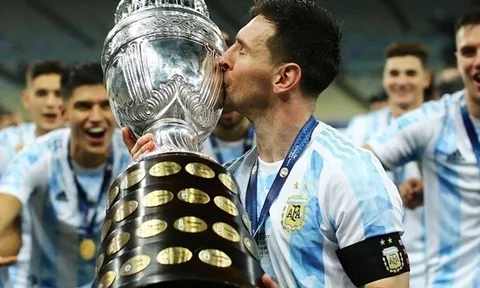 10 cầu thủ xuất sắc nhất trong năm vừa qua: Ronaldo vắng bóng