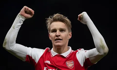 10 tiền vệ kiến thiết hay nhất thế giới: Sao Arsenal dẫn đầu