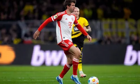 Muller gạch tên Dortmund ra khỏi cuộc đua vô địch Bundesliga