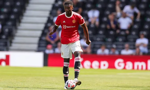 CHÍNH THỨC! Thêm cầu thủ chia tay Man Utd