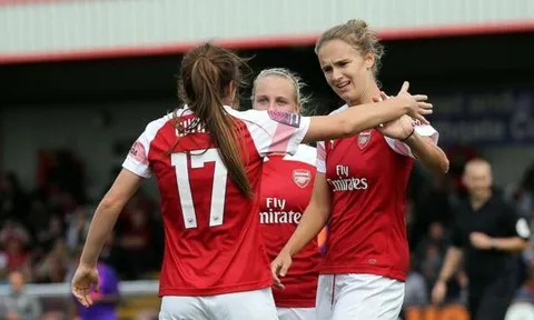 Ghi bàn sau 13 tháng, huyền thoại Arsenal lên tiếng
