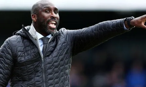 Sol Campbell chỉ ra điểm yếu chí mạng của Arsenal