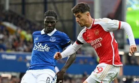 Barca tranh máy quét 60 triệu bảng với Arsenal