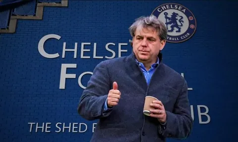 Ông chủ Chelsea gây tò mò cho Alan Shearer