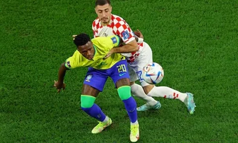 "1 lối thoát tuyệt vời cho Croatia nơi cánh phải"