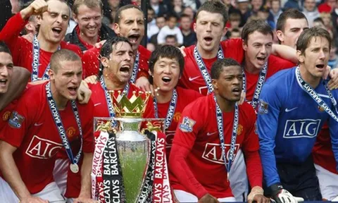 11 cầu thủ vô địch Premier League với 2 CLB khác nhau