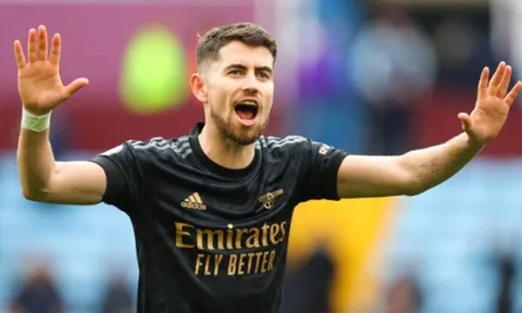 Người thắng kẻ thua sau trận Villa 2-4 Arsenal