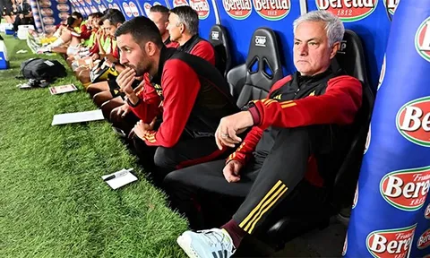 Mourinho: "Roma thực sự bị thiệt thòi"
