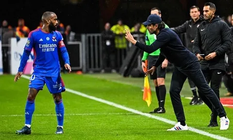 Fabio Grosso trút giận lên học trò trước khi bị sa thải
