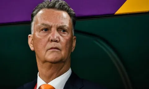Hạ Senegal, Van Gaal công kích FIFA