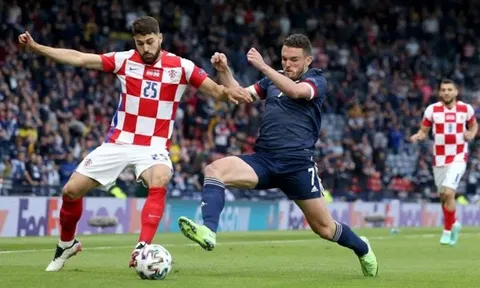 M.U, Chelsea cạnh tranh trung vệ hiếm có
