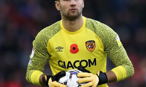 Thủ môn triển vọng của Chelsea tỏa sáng ngay trận ra mắt Championship