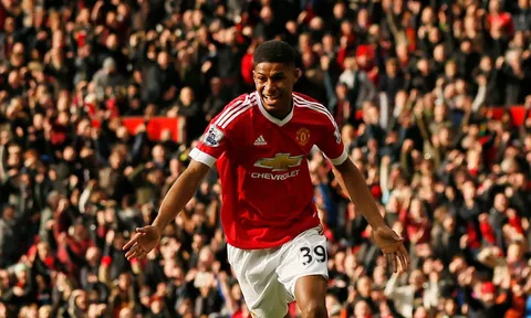 'Việc Marcus Rashford lập cú đúp trong trận ra mắt là siêu thực'