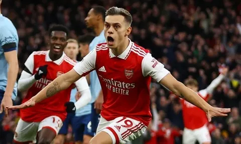 Vào sân 4 phút, Trossard mang lại khác biệt khiến Emirates bùng nổ