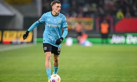 Leverkusen ra giá Florian Wirtz khiến Bayern choáng váng