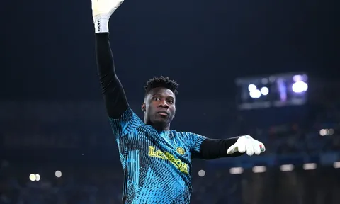 Tony Cascarino khen M.U về cách chọn người thay De Gea