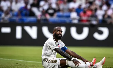 Lyon cân nhắc bán Lacazette và Tolisso trong tháng 1/2024