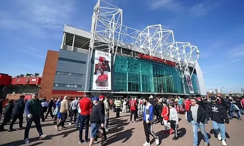 NÓNG! Tình tiết mới vụ Man Utd đổi chủ