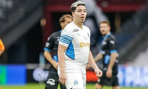 Samir Nasri để lộ hình ảnh gây sốc sau khi treo giày