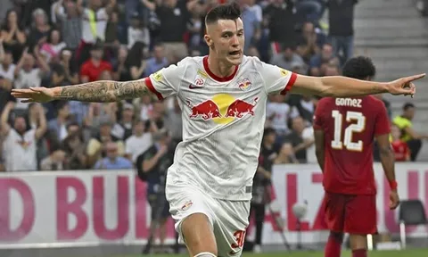 AC Milan nhảy vào cuộc đua giành tiền đạo hàng đầu Bundesliga