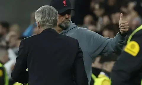 Ancelotti tiết lộ cuộc nói chuyện với Klopp về tình huống penalty 'điên rồ'