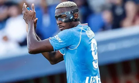 Osimhen bị loại khỏi đội hình Napoli