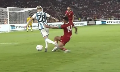 Messi làm gì với những chiếc áo đổi với đối thủ?