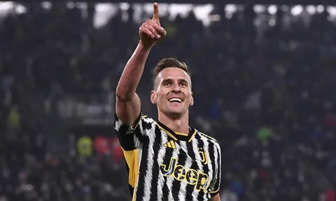 Lập hattrick, Arkadiusz Milik lập tức "cảnh báo" Dusan Vlahovic