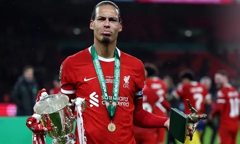 "Hổ báo" trên mạng, Virgil Van Dijk bất ngờ cảm thấy hối lỗi