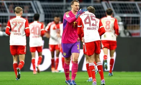Manuel Neuer khen ngợi tài năng trẻ của Bayern Munich