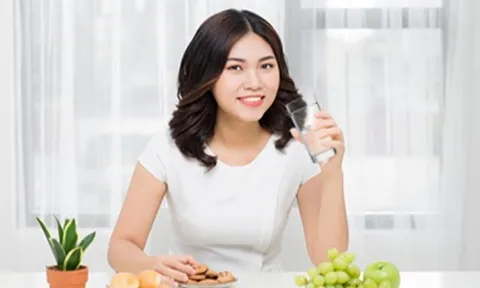 Người uống nước trước khi ăn sáng và sau khi ăn ai khỏe mạnh hơn? Đáp án dễ nhưng nhiều người hay trả lời sai